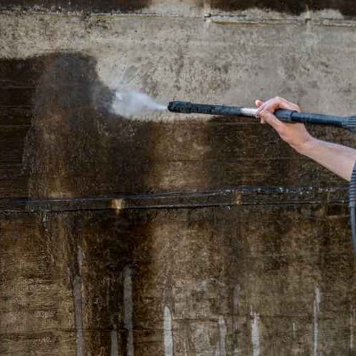 Wall-cleaning.jpg Wall-cleaning.jpg